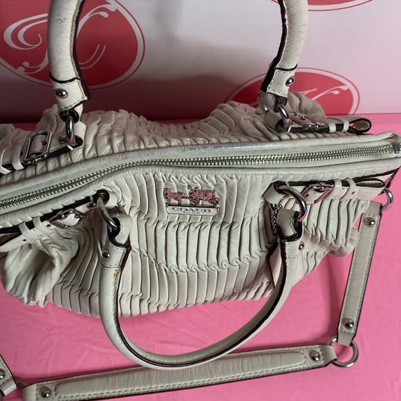 Coach Handbags - Coach D1128-17409